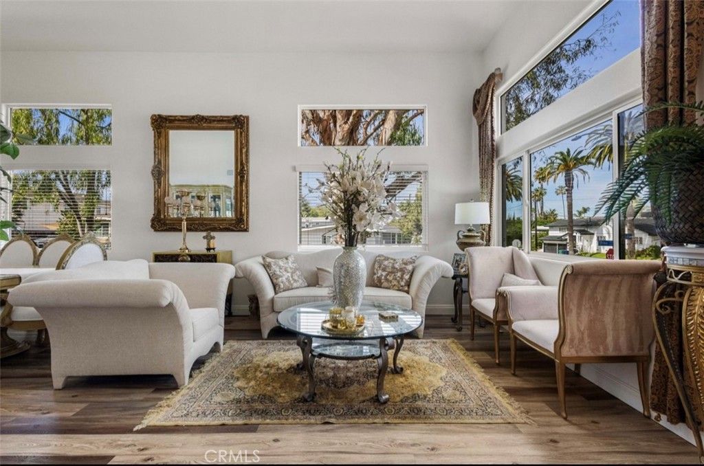 Photo of 106 E 36th St, Long Beach, CA 90807 (MLS # DW26043915)