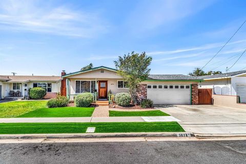 3878 Armstrong St San Diego CA 92111