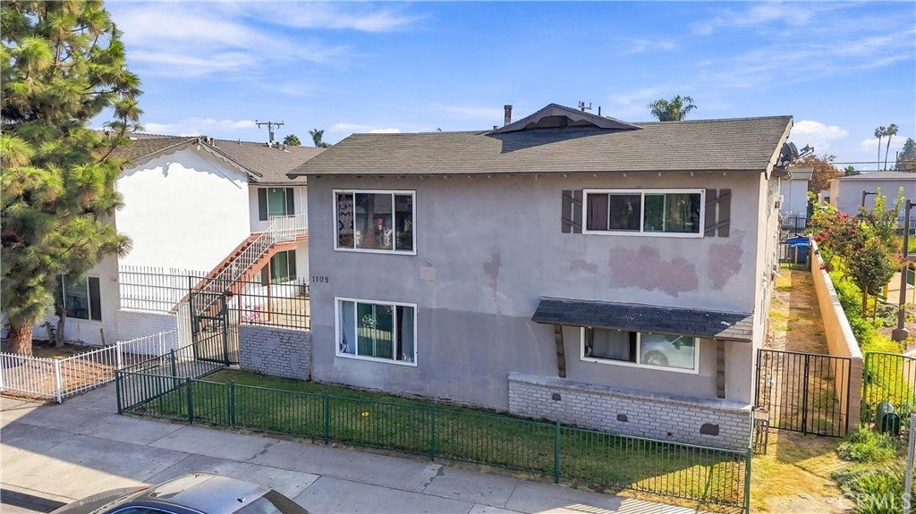 1109 S Standard Avenue