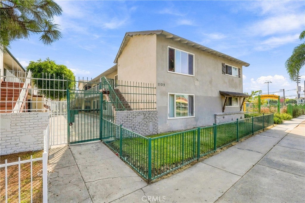 1109 S Standard Avenue