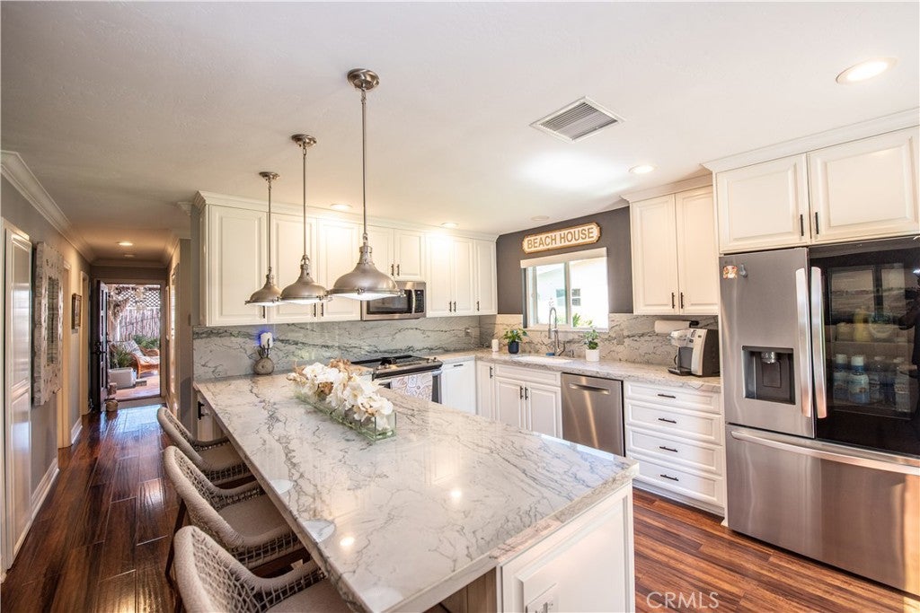 4438 Kittiwake Way