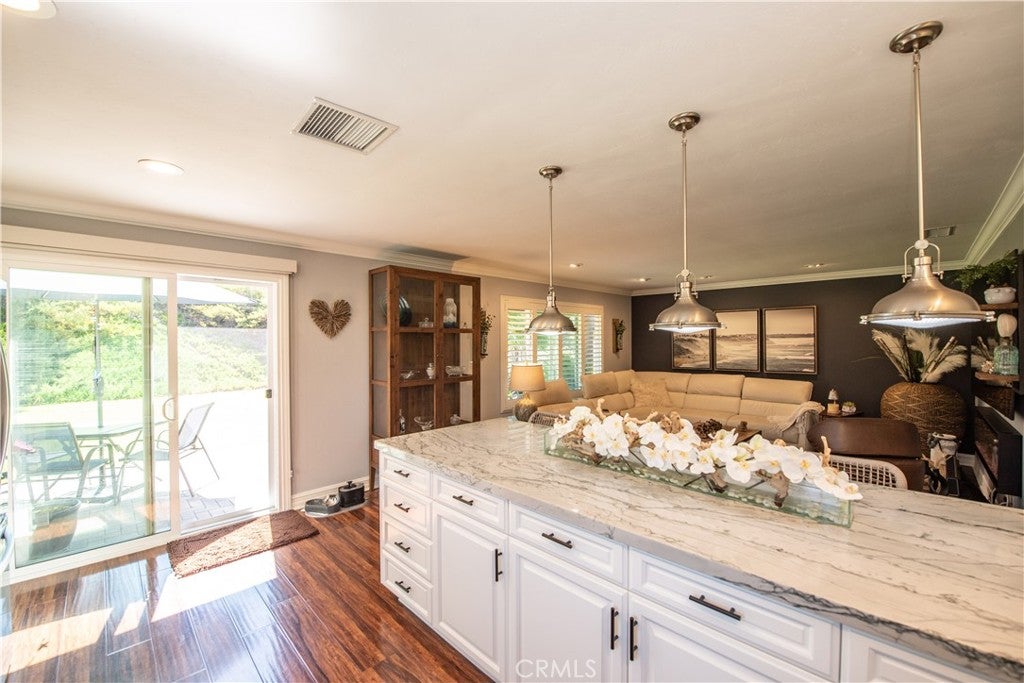 4438 Kittiwake Way
