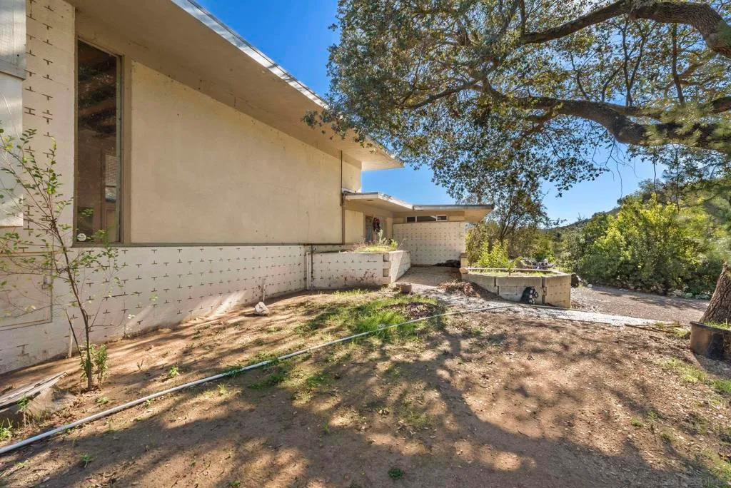 Valley Center, California 92082, United States, 3 Bedrooms Bedrooms, ,4 BathroomsBathrooms,Residential,Active,256744