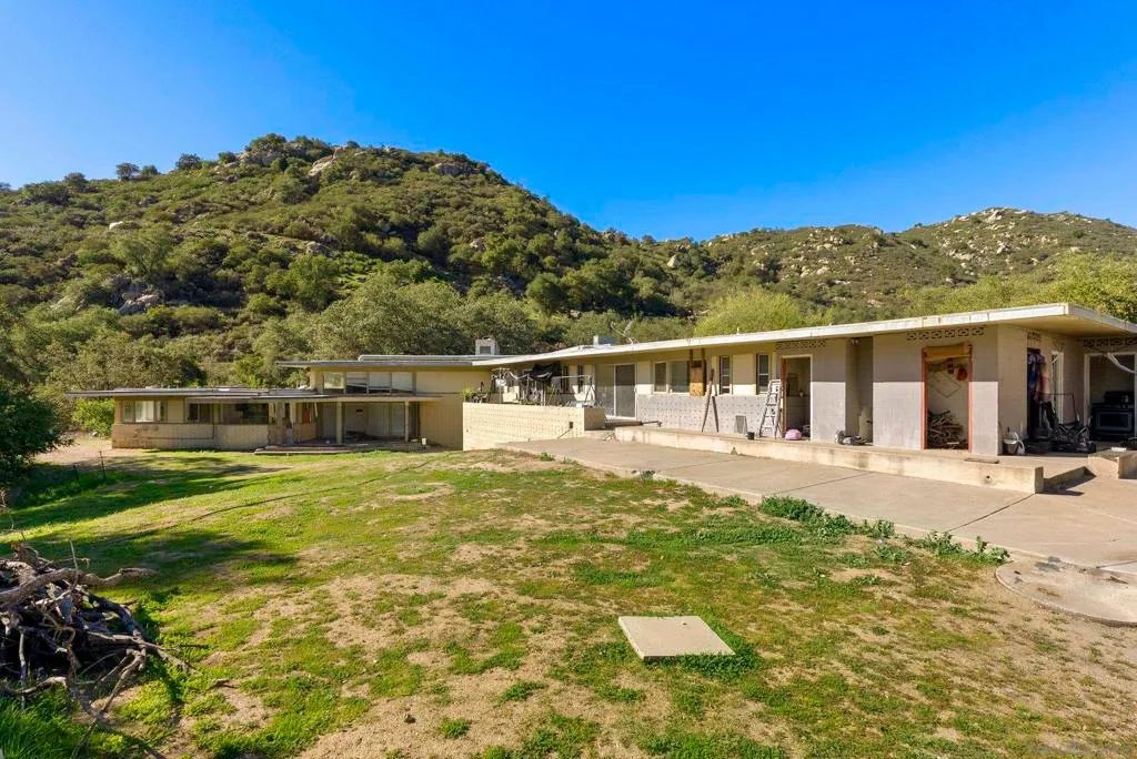 Valley Center, California 92082, United States, 3 Bedrooms Bedrooms, ,4 BathroomsBathrooms,Residential,Active,256744