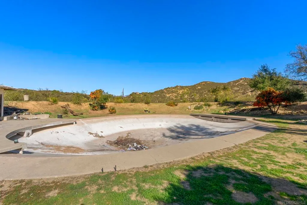 Valley Center, California 92082, United States, 3 Bedrooms Bedrooms, ,4 BathroomsBathrooms,Residential,Active,256744