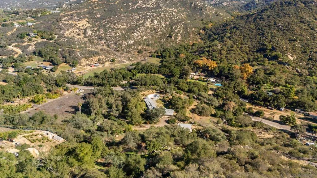 Valley Center, California 92082, United States, 3 Bedrooms Bedrooms, ,4 BathroomsBathrooms,Residential,Active,256744