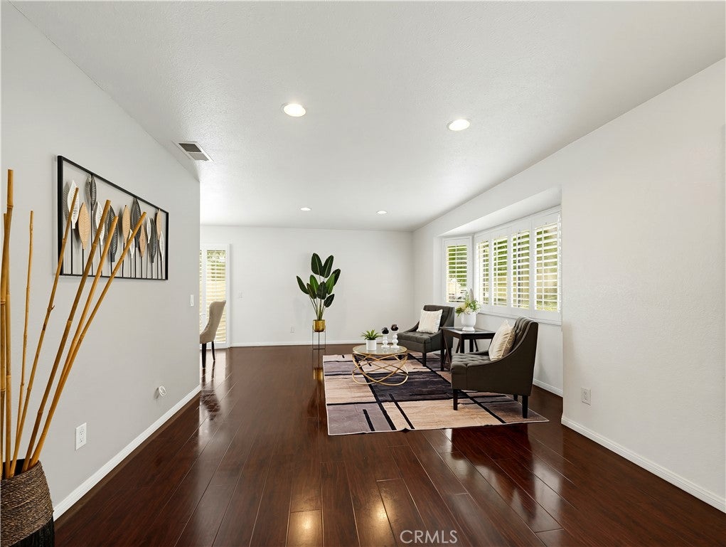 1047 W Francis A
