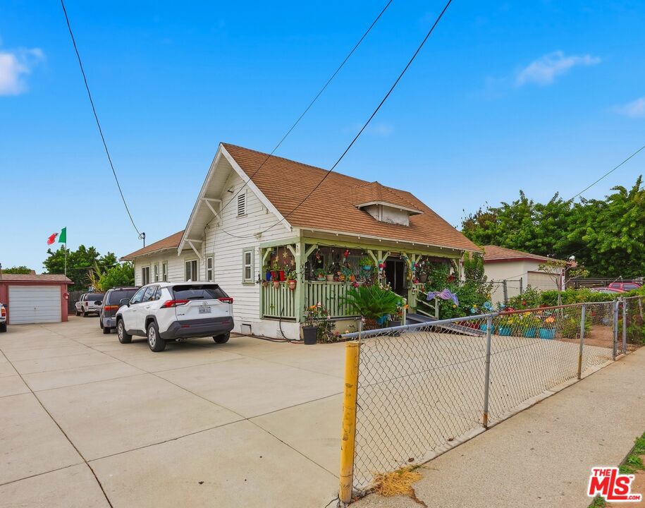 10419 Yukon Avenue
