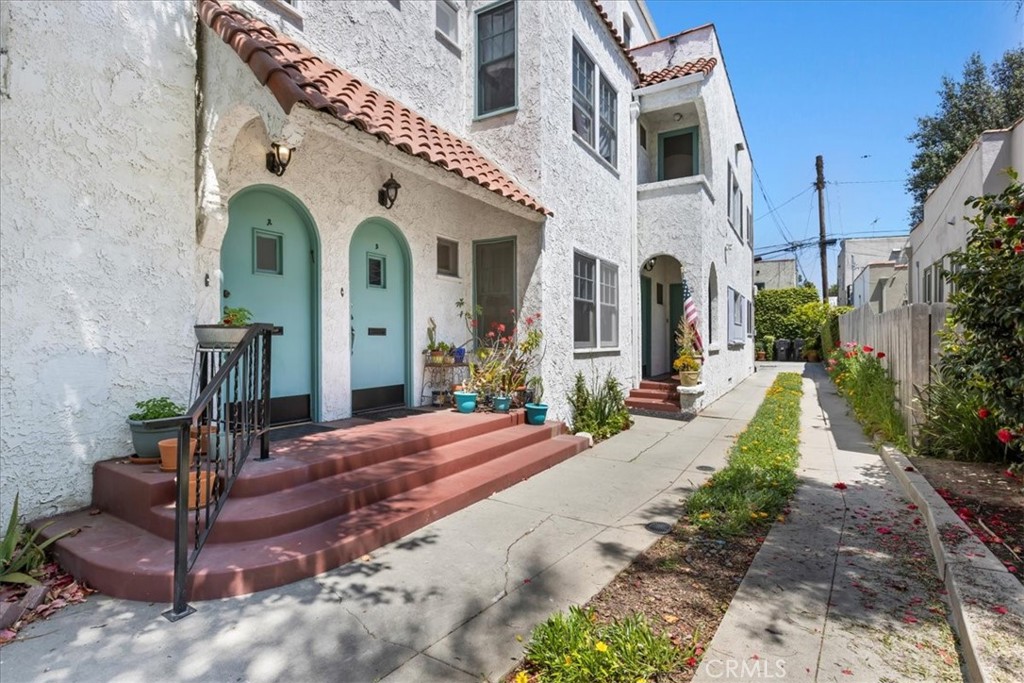386 Mira Mar Avenue