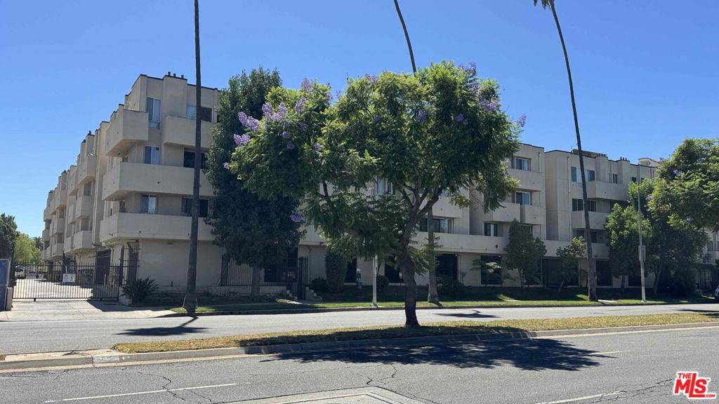 19350 Sherman Way 318, Los Angeles CA 91335