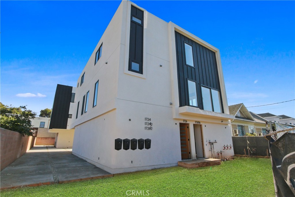 1724 Menlo Avenue