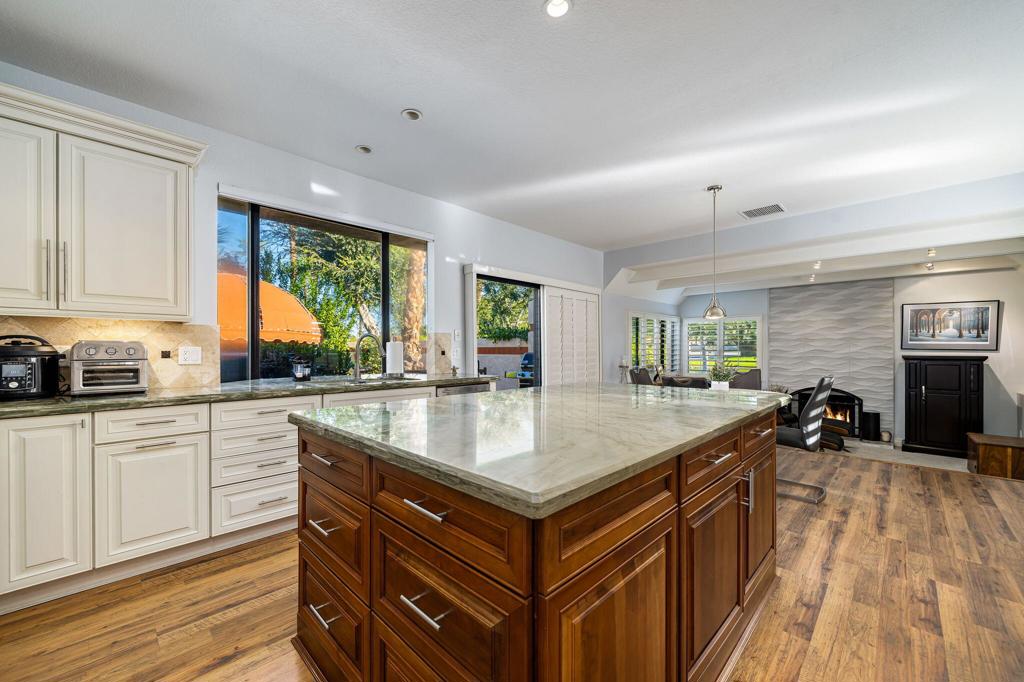 Los Lagos - Residential