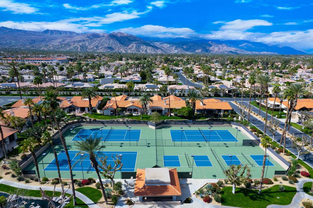 Los Lagos - Residential