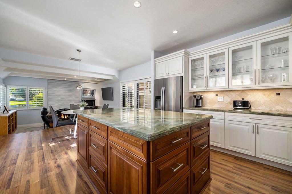 Los Lagos - Residential