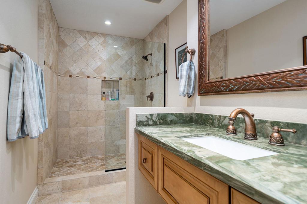 Los Lagos - Residential