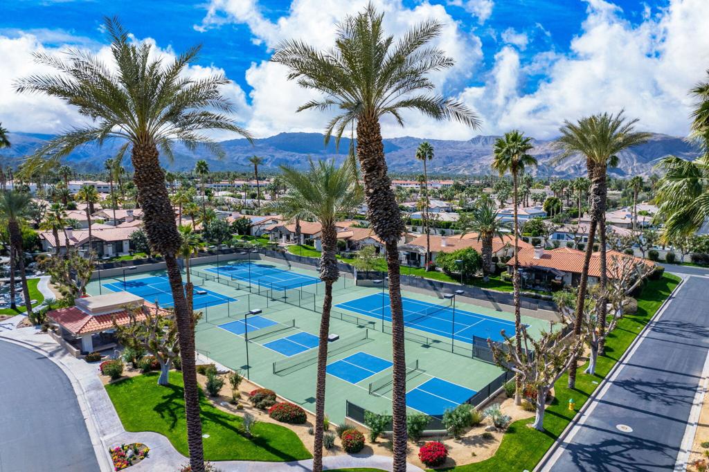 Los Lagos - Residential