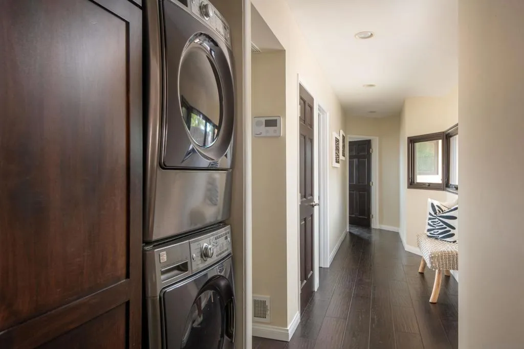 La Jolla, California 92037, United States, 3 Bedrooms Bedrooms, ,2 BathroomsBathrooms,Residential,Active,217569