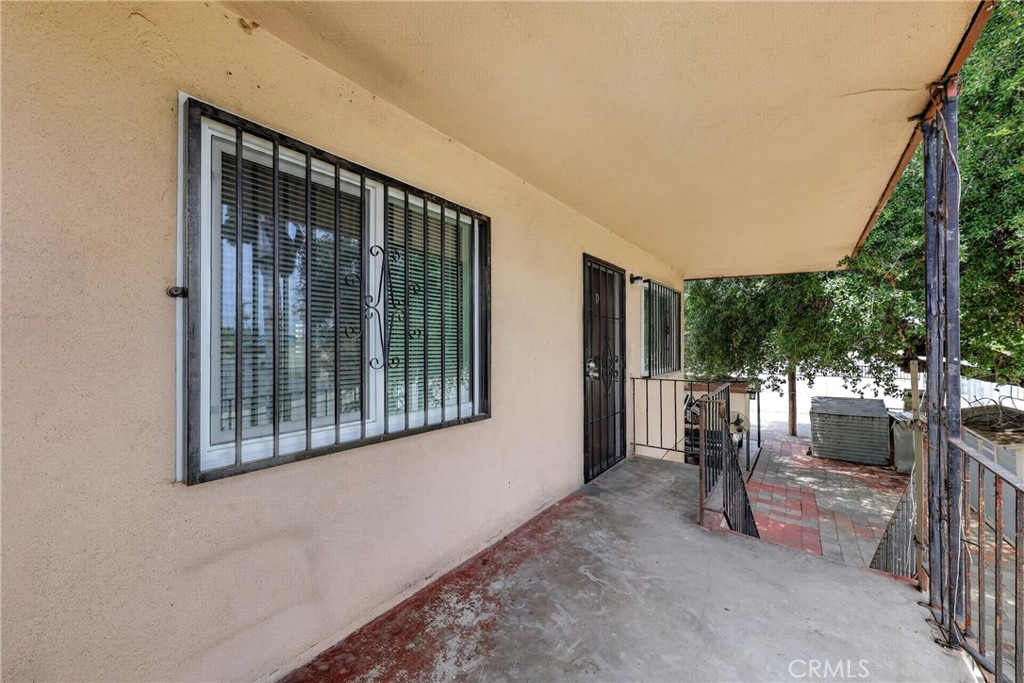 1011 W 8th