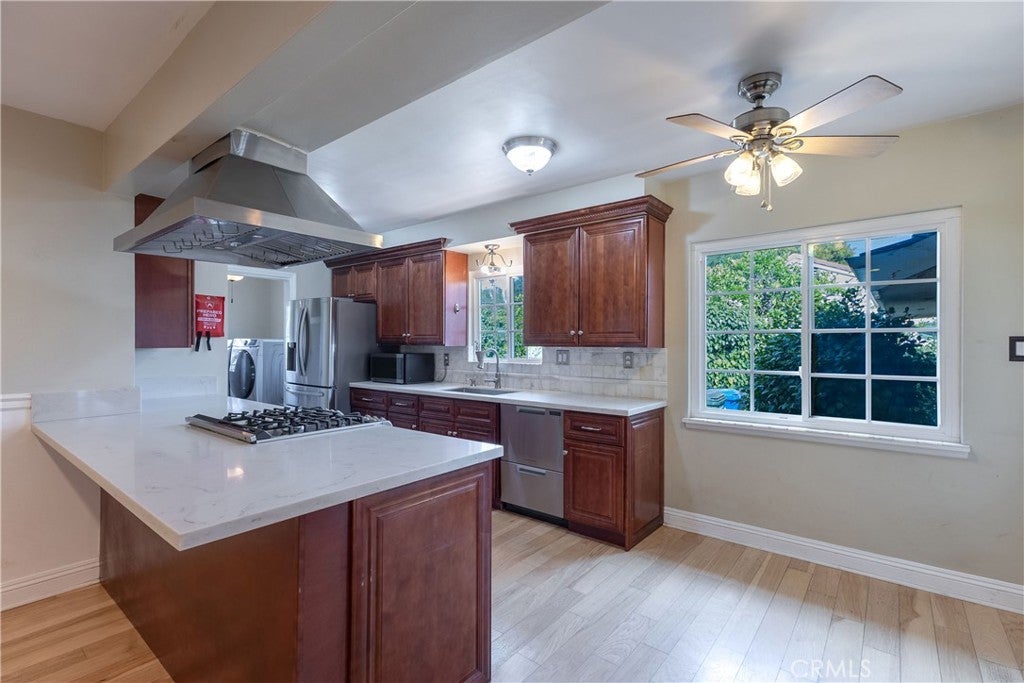 1609 W Workman