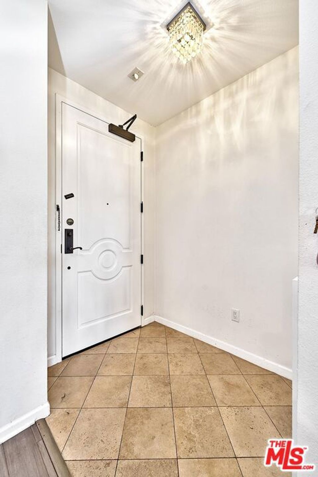 Photo of 871 Crenshaw Boulevard #305, Los Angeles, CA 90005 (MLS # 25629575)
