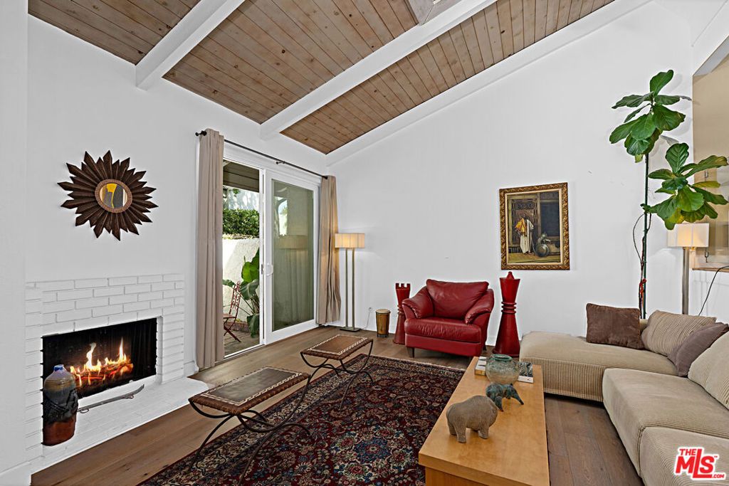Photo of 11824 Moorpark Street #F, Studio City, CA 91604 (MLS # 26665911)