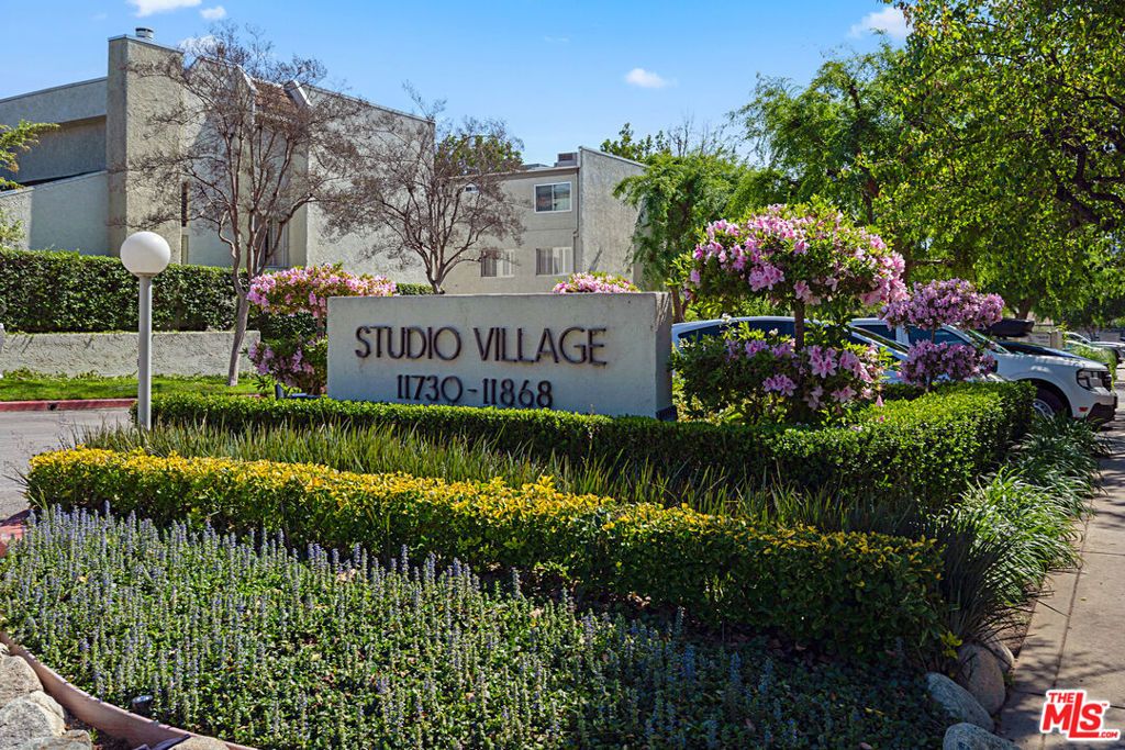 Photo of 11824 Moorpark Street #F, Studio City, CA 91604 (MLS # 26665911)