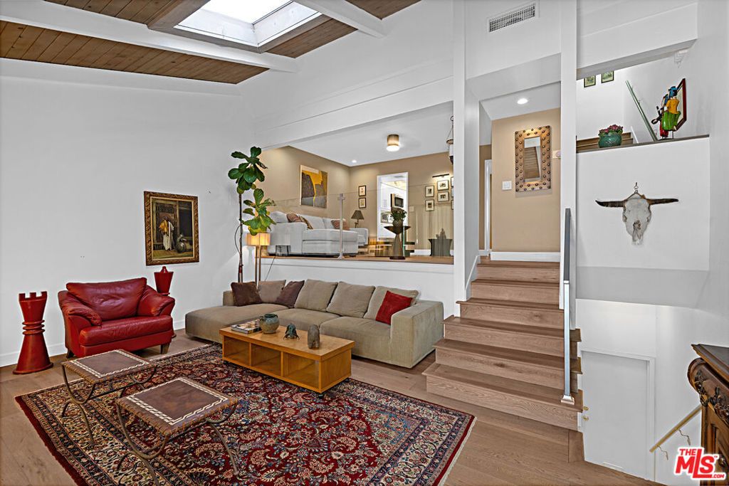 Photo of 11824 Moorpark Street #F, Studio City, CA 91604 (MLS # 26665911)