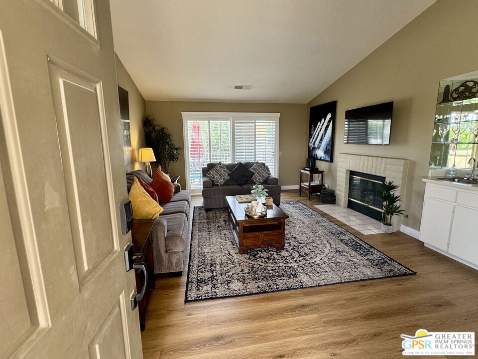 696 Vista Lago Circle