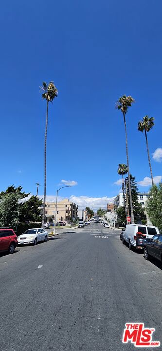 178 N Mariposa Avenue