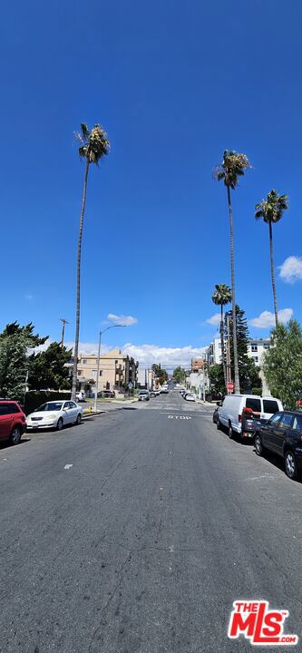 178 N Mariposa Avenue