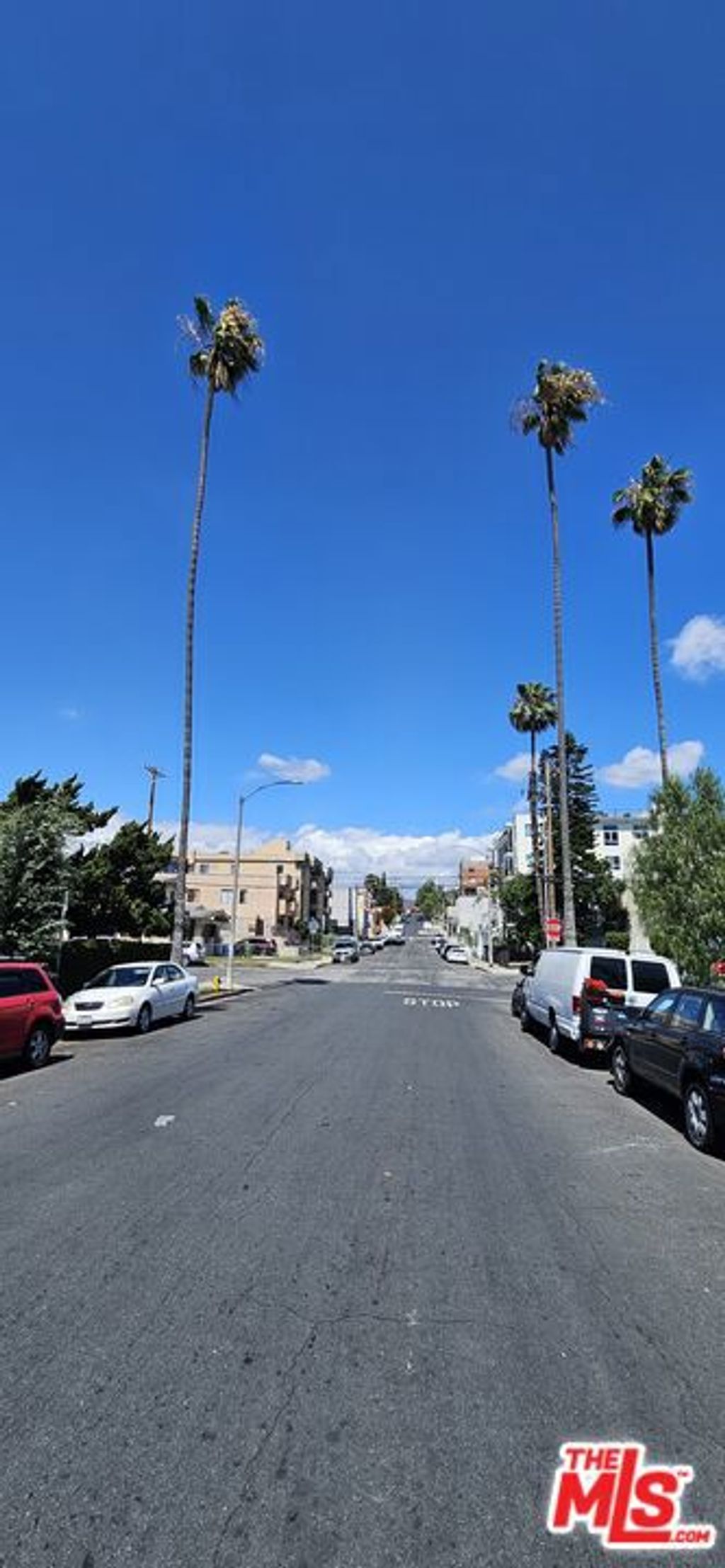 Photo of 178 N Mariposa Avenue, Los Angeles, CA 90004 (MLS # 26671543)