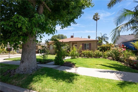 Photo of 4722 Ventura Canyon AVE, Sherman Oaks, CA 91423 (MLS # SR26191848)