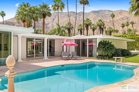 Photo of 466 Camino Sur, Palm Springs, CA 92262 (MLS # 26720617PS)