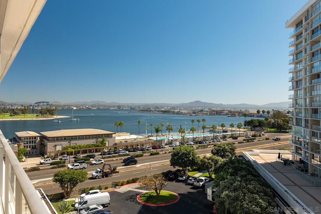 1810 Avenida del Mundo 601