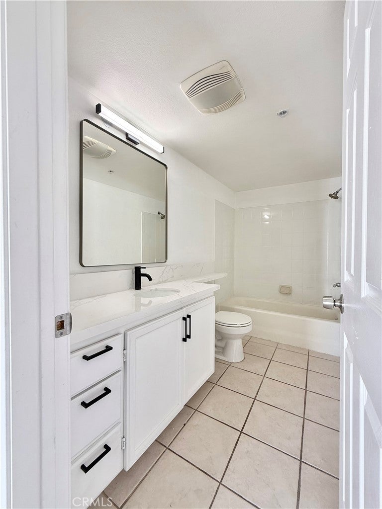 116 W Maple Street 16