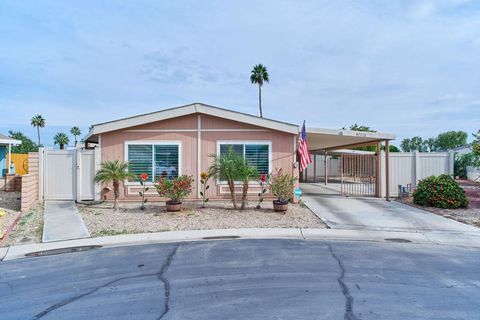 Photo of 47712 Calle Fiesta, Indio, CA 92201 (MLS # 219140488DA)