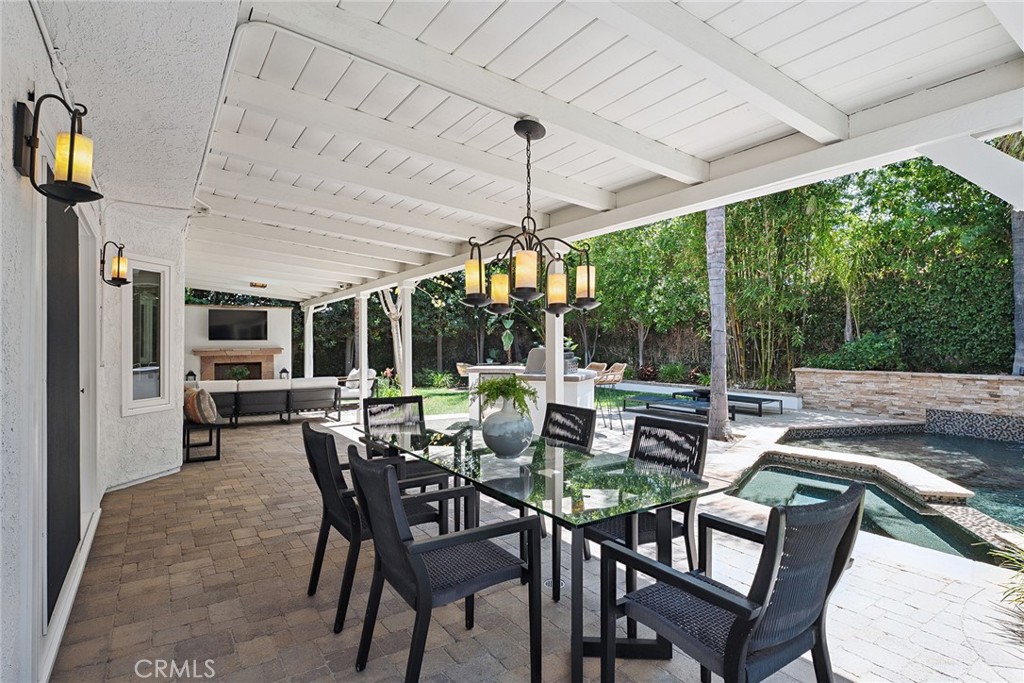 6137 Rustling Oaks Drive