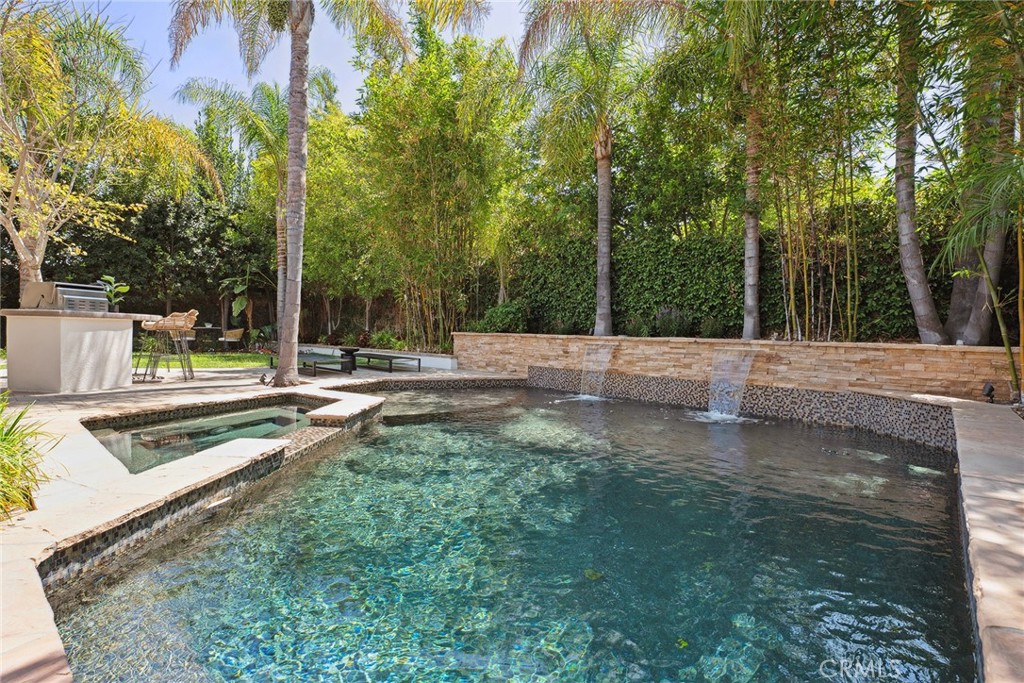 6137 Rustling Oaks Drive