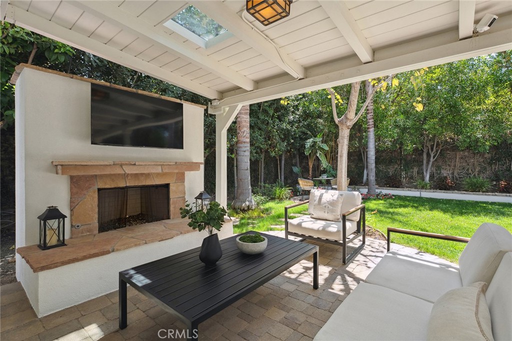 6137 Rustling Oaks Drive