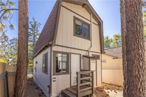 Photo of 548 Moreno Lane, Sugarloaf, CA 92386 (MLS # OC26132254)