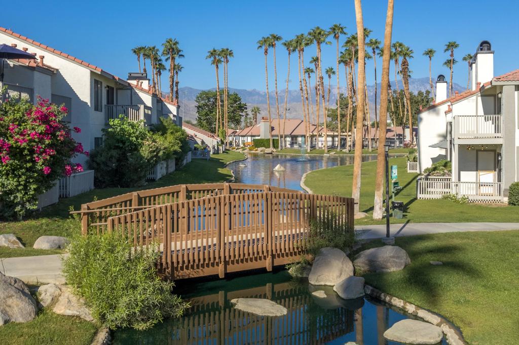 Palm Lakes - Residential Lease