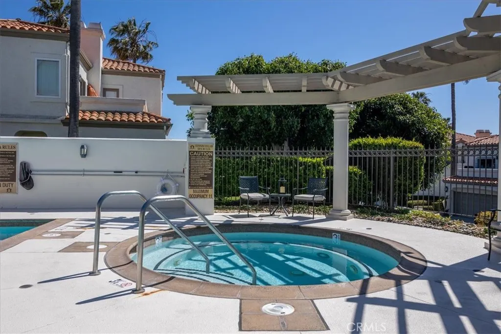 Dana Point, California 92629, United States, 2 Bedrooms Bedrooms, ,2 BathroomsBathrooms,Residential,Active,245617