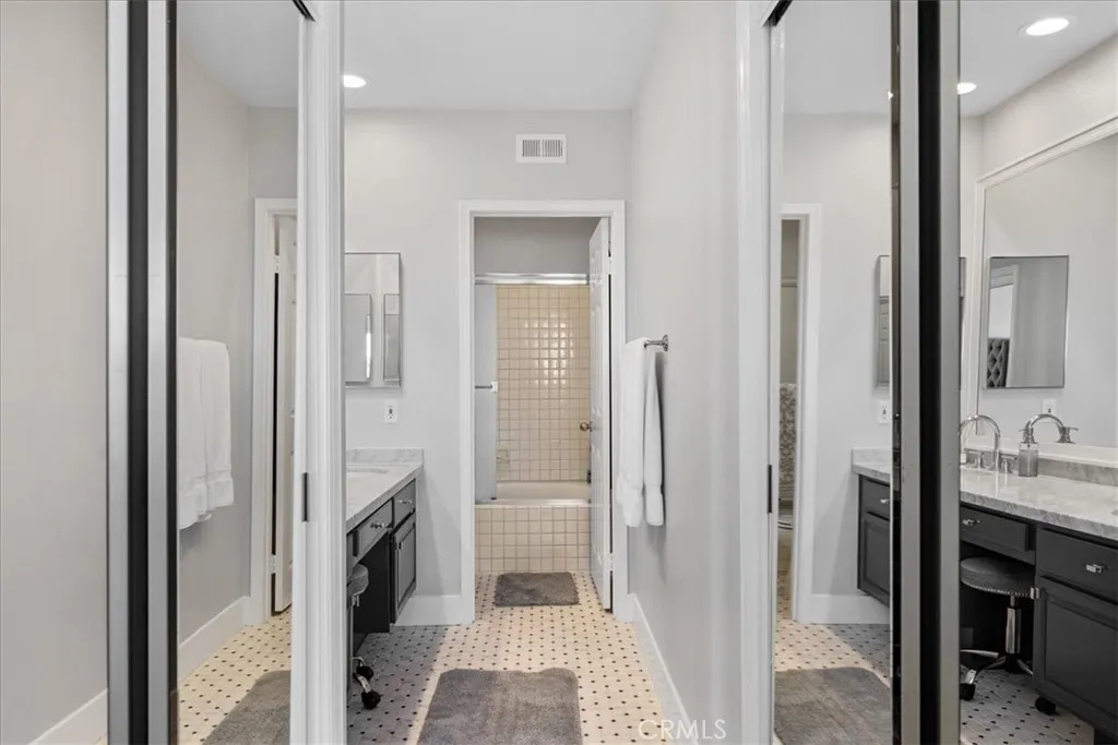 Dana Point, California 92629, United States, 2 Bedrooms Bedrooms, ,2 BathroomsBathrooms,Residential,Active,245617