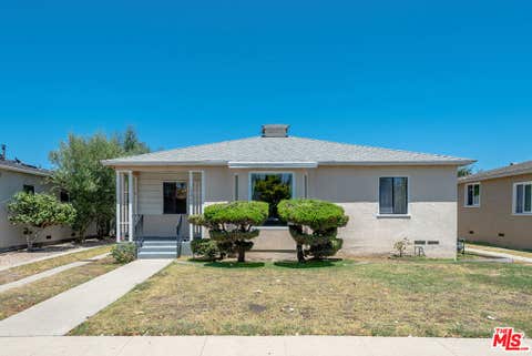 Photo of 12841 Bonaparte Avenue, Los Angeles, CA 90066 (MLS # 26851743)