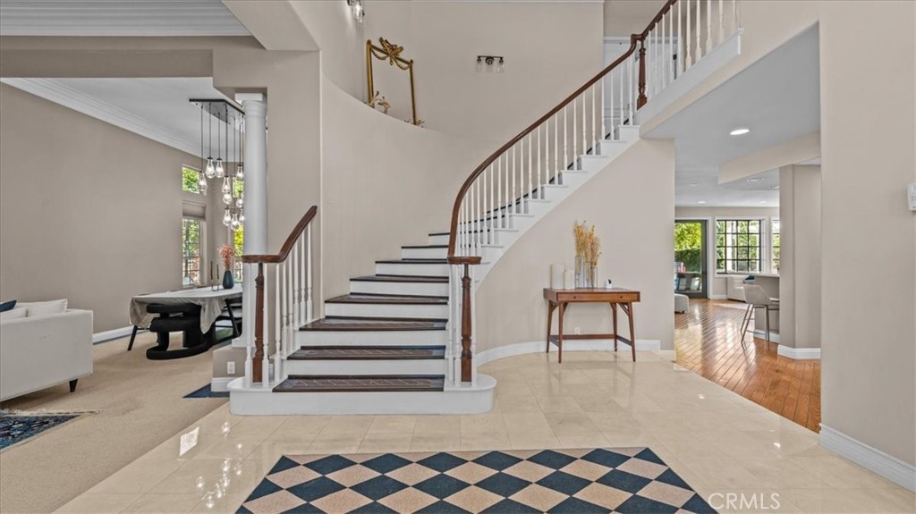 2162 N Euclid Avenue