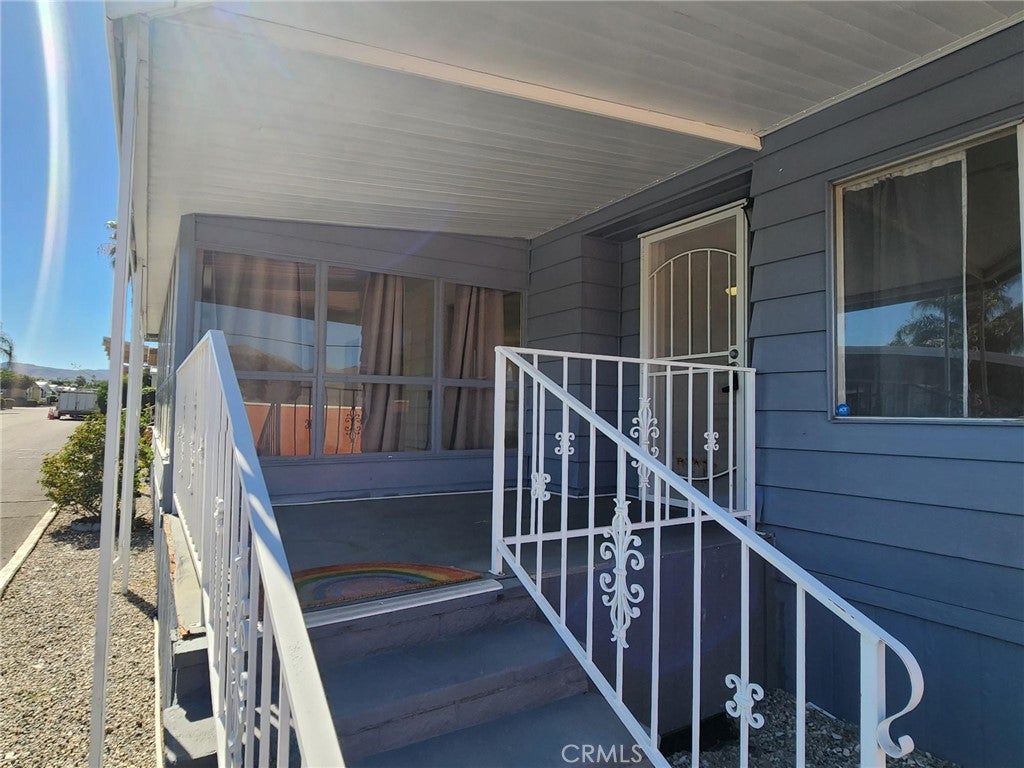881 N Lake Street 290