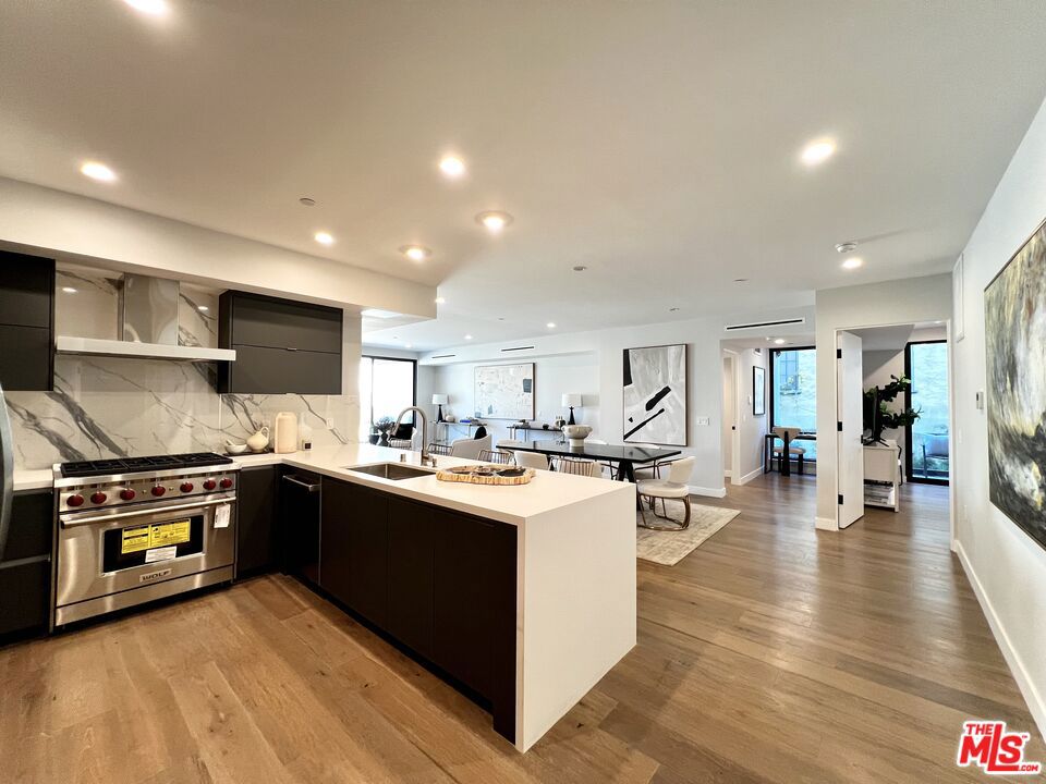 1017 N Croft Avenue 302