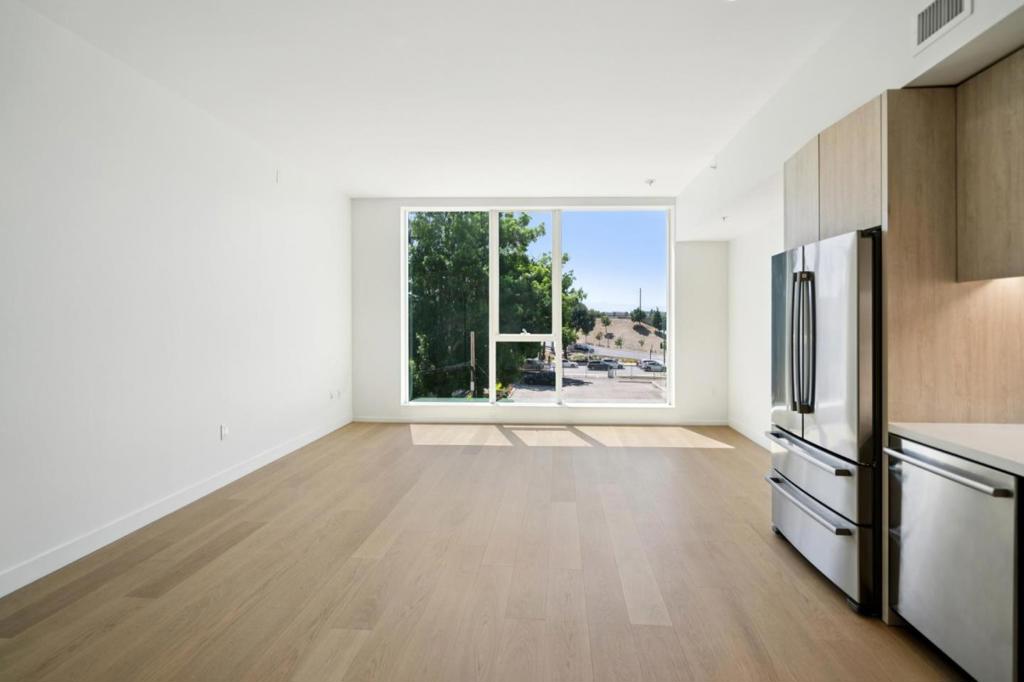 188 W Saint James Street 10308