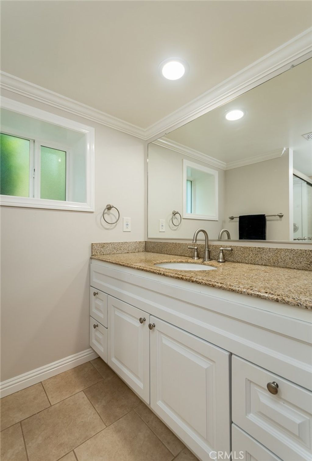 listing image 130720778897102015601