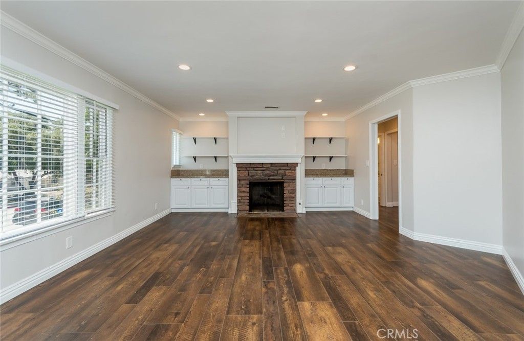 listing image 130722391507583887325